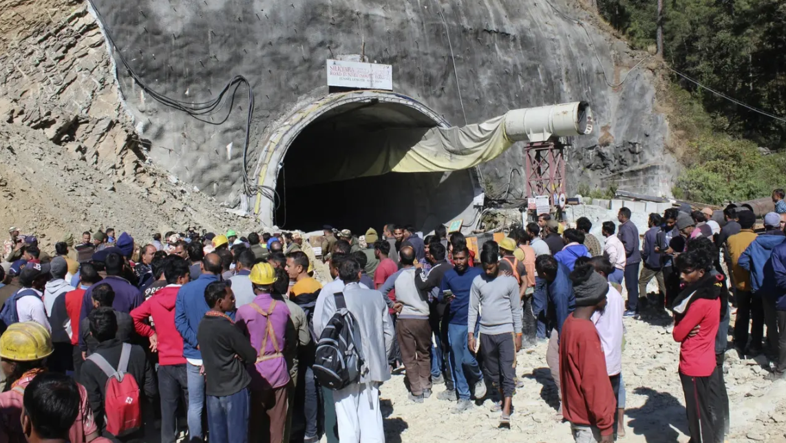 40 Pekerja Terjebak 5 Hari di Terowongan Runtuh Uttarakhand India, Mesin Bor Dikerahkan untuk Menyelamatkan