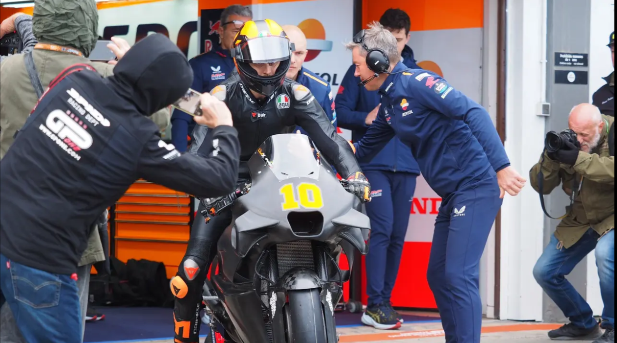 Adik Valentino Rossi Yakin Bisa Akhiri Paceklik Honda di MotoGP