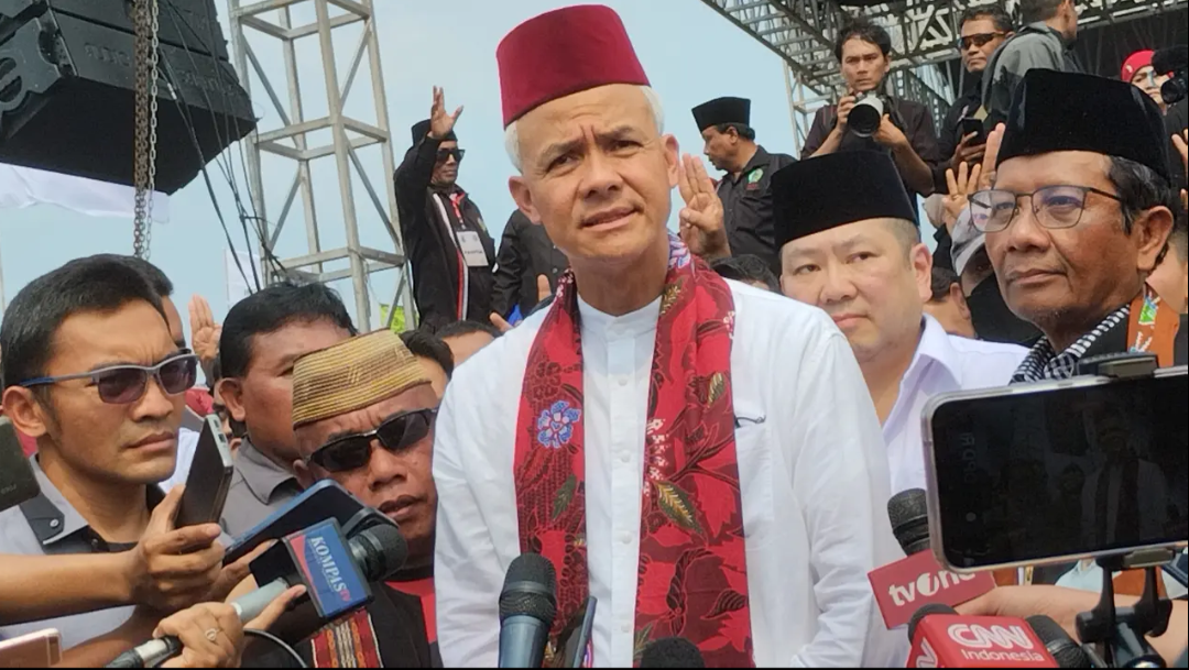 Ganjar soal Jokowi Makan Malam Bareng Prabowo