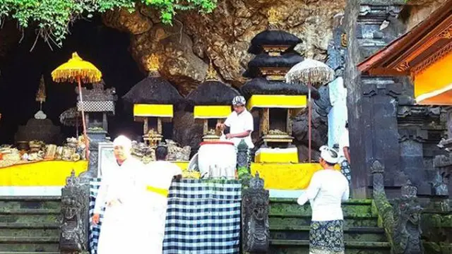 Pesona Pura Goa Lawah