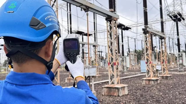 PLN Berhasil Pulihkan Bali,PLN mengimbau kepada pelanggan untuk mewaspadai cuaca ekstrem yang berpotensi mengakibatkan gangguan kelistrikan. (Foto: PLN)