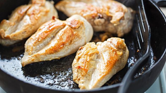 Sering Makan Ayam? Studi Ungkap Risiko Kesehatan Ini