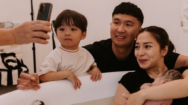 Di Balik Kekayaan, Indra Priawan Ungkap Tanggung Jawabnya Sebagai Ayah sampai Menangis