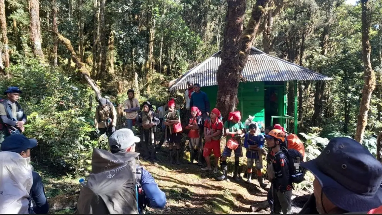 Kemenhut Lanjutkan Pencarian Pendaki yang Hilang Sejak 26 April 2025 di Gunung Binaya Maluku Tengah