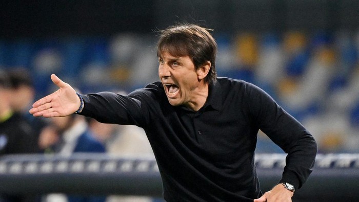 Antonio Conte dirumorkan balik ke Juventus musim depan (REUTERS/Alberto Lingria)