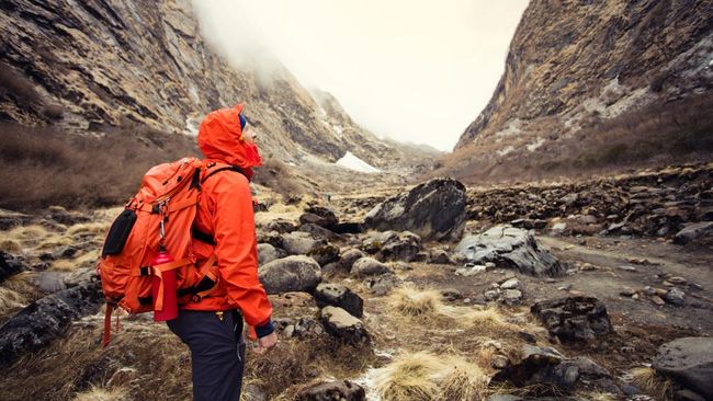 Mendaki Gunung Ketika Musim Hujan, Amankah?