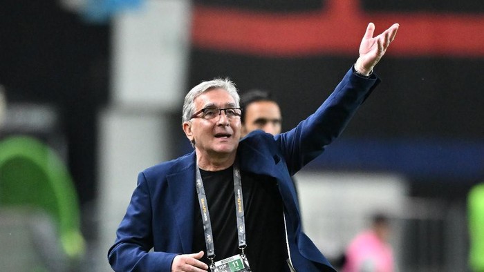 Pelatih Timnas China, Branko Ivankovic. (Foto: AFP/JUNG YEON-JE)