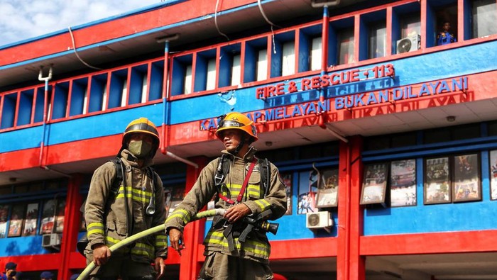 Damkar Dapat Laporan Evakuasi Ular, Faktanya Disuruh Tagih Utang Pinjol
