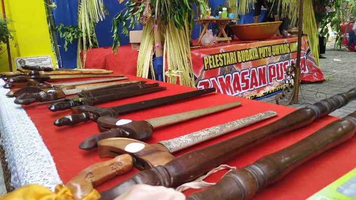 Daerah di Jatim yang Menggelar Ritual Jamasan Keris 1 Suro