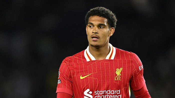 Bek muda Liverpool Jarell Quansah diminati Bayer Leverkusen (Getty Images/Mike Hewitt)