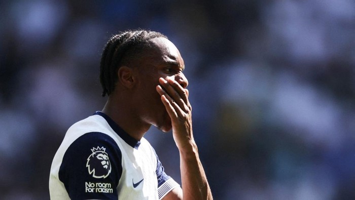 Totttenham Hotspur permanenkan Mathys Tel (REUTERS/David Klein)